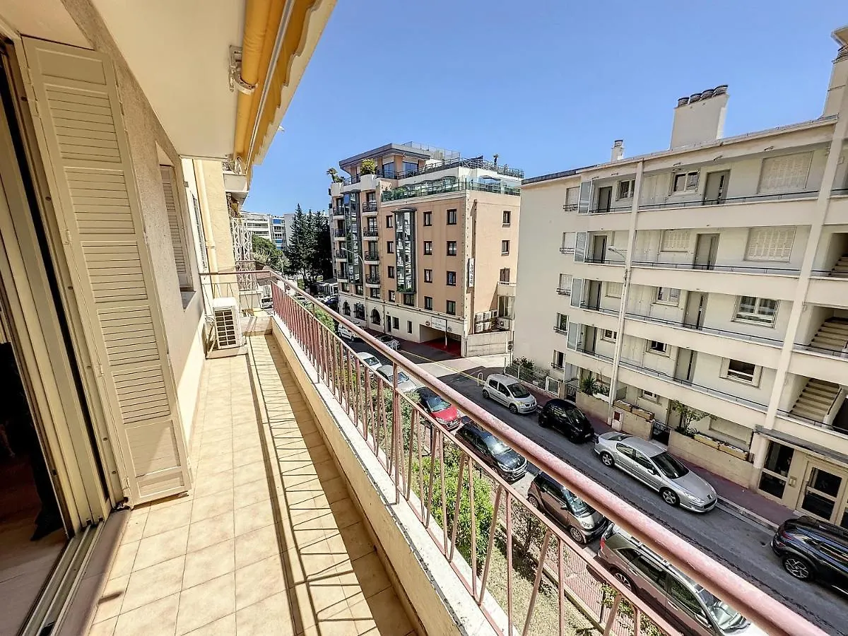 Bou3 - Appartement Climatise, 2 Chambres A Quelques Metres De La Croisette Cannes 0*,  Francja